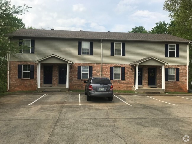 Building Photo - Whitehall Townhouses