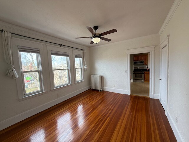 Building Photo - Available NOW! Spacious & Modern 2 Bedroom unit ready for move in!