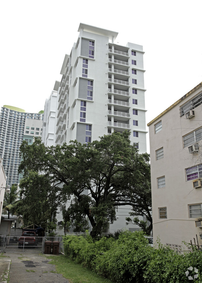 Building Photo - West Brickell View