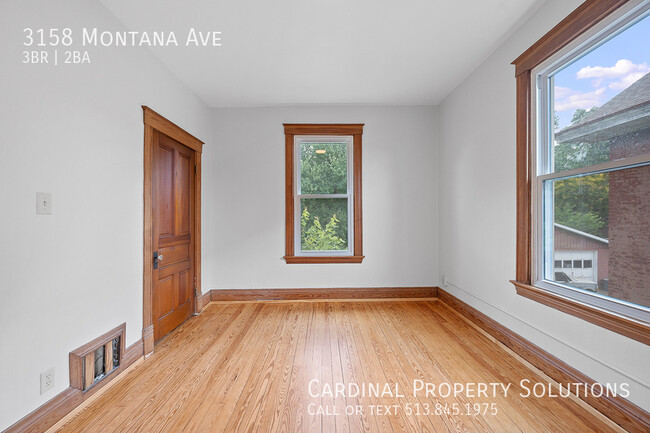 Building Photo - 3158 Montana Ave