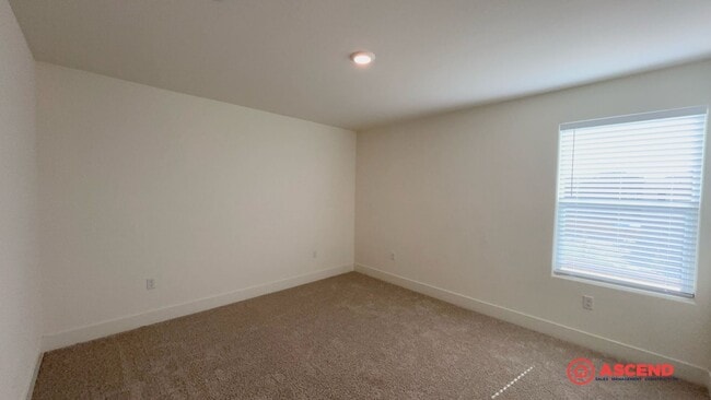Building Photo - Lovely Home Near Frontier Highschool!