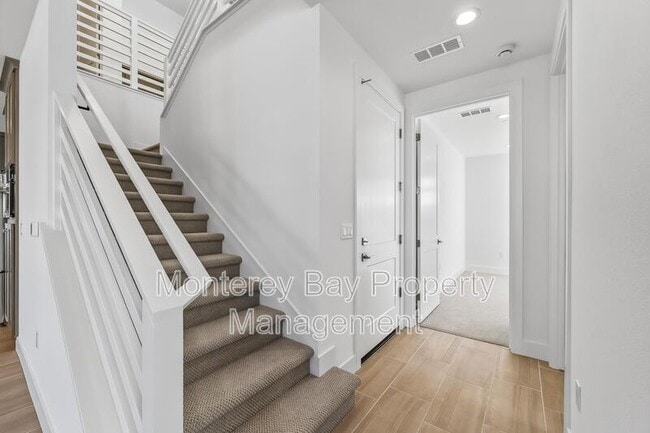 Building Photo - 108 8th St