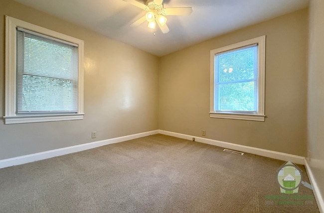 Building Photo - 121A White Oak Dr