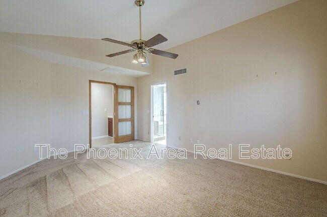 Building Photo - 3761 S Hawthorn Dr