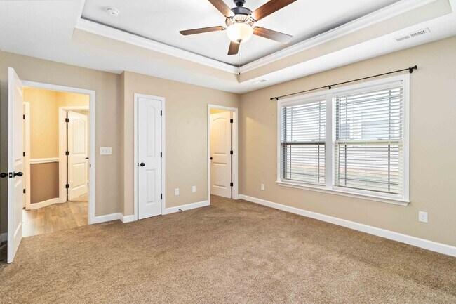 Building Photo - 130 Mistwood Ln