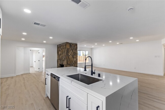 Building Photo - 2368 Winterwood Blvd