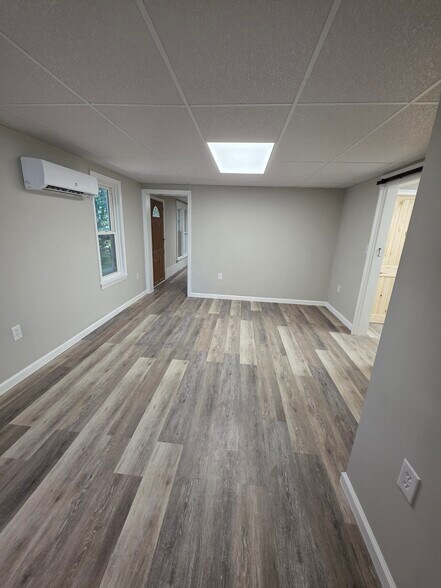 Building Photo - 1110 Pines Rd
