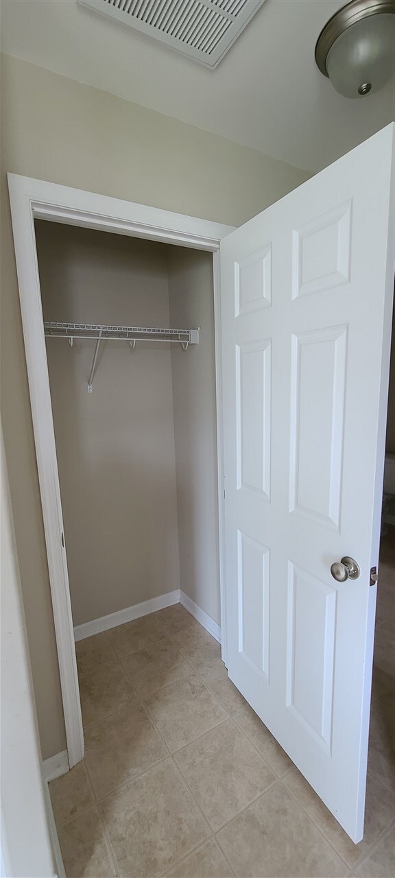 Building Photo - 18 Paige Dr