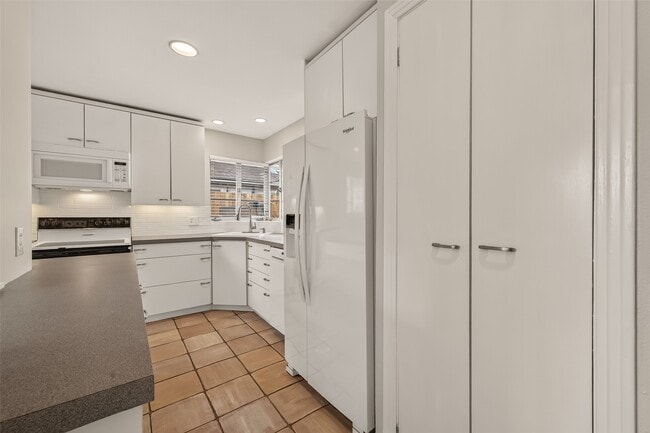 Building Photo - 3314 Westridge St