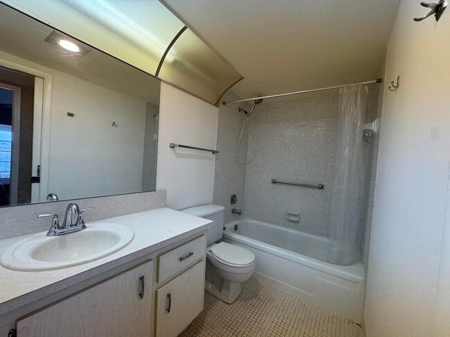 Building Photo - 4019 Lincoln A