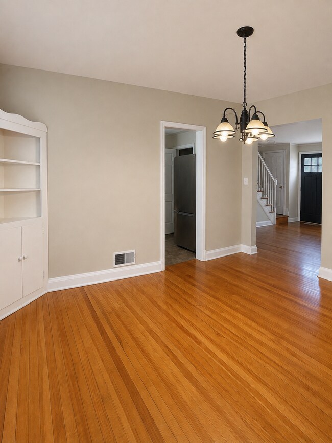 Building Photo - Beautifully Remodeled 3-Bedroom Home with Modern Comforts