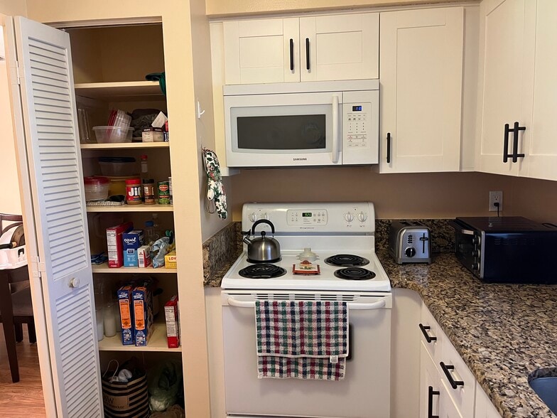 Building Photo - 2504 Bogey Ln