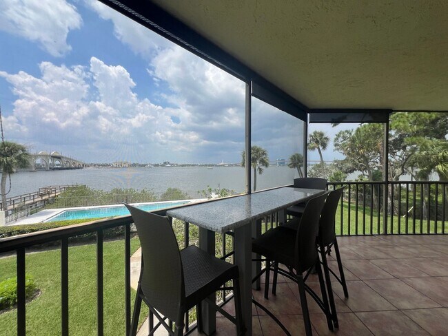 Building Photo - BEAUTIFUL and Renovated Riverfront Furnished Condo 2 Bedrooms, 2 Bathrooms