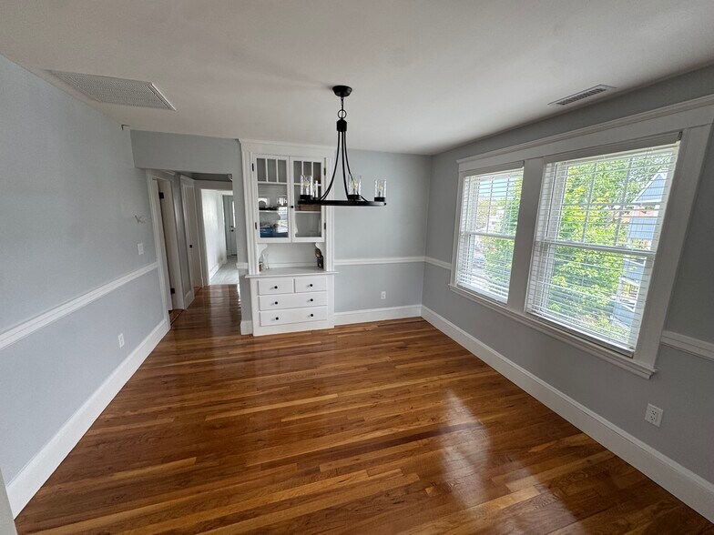 Building Photo - 61 Templeton Pky