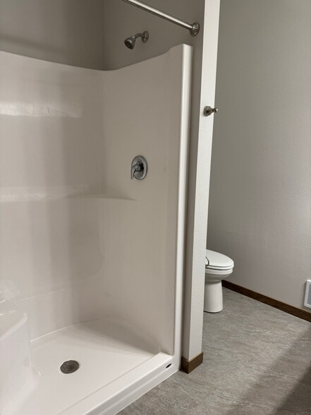 Building Photo - 600 Hickory St