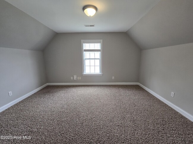 Building Photo - 1868 Cambria Dr
