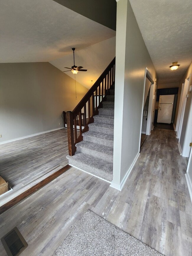 Building Photo - Town home for rent