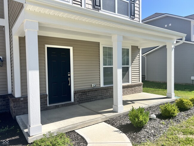 Building Photo - 5656 Grosbeak Dr