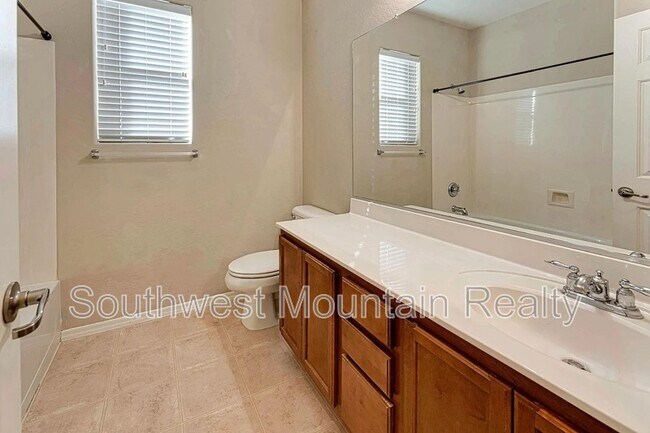 Building Photo - 2070 E Indigo Dr