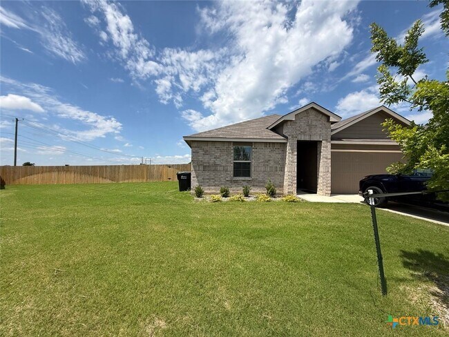 Building Photo - 2621 Torbenson Ct