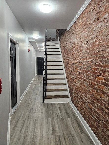 Building Photo - 6131 W Columbia Ave