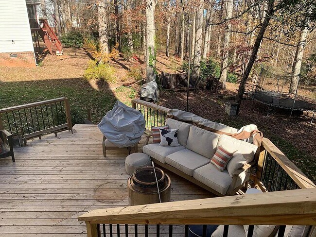 Building Photo - 207 Twinleaf Way