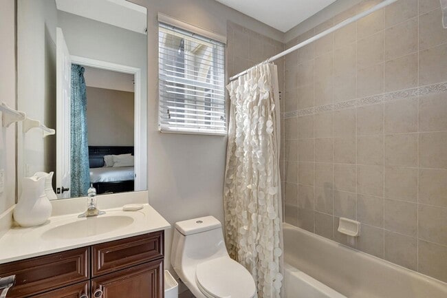 Building Photo - 9315 Via Classico W