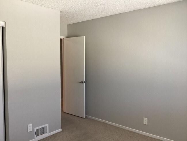 Building Photo - 460 W Alamos Ave