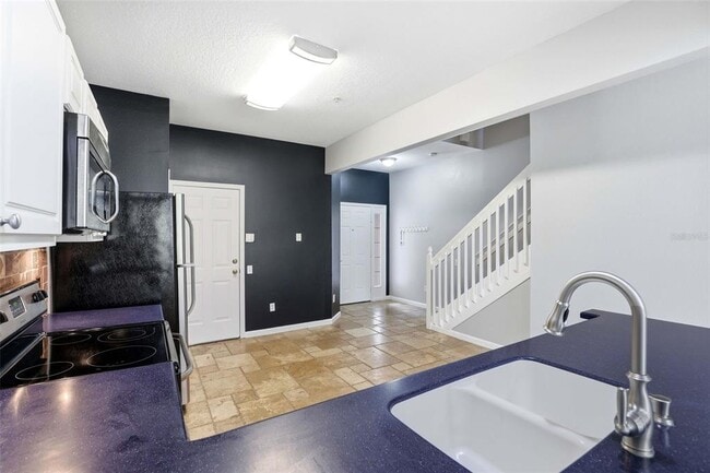 Building Photo - 6235 Goethe St