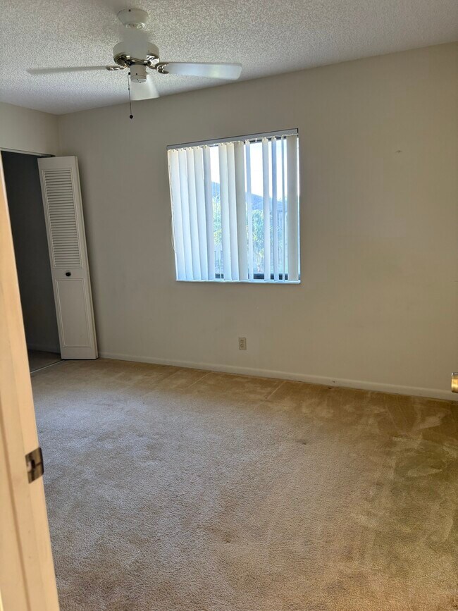 Building Photo - 503 Shady Pine Way