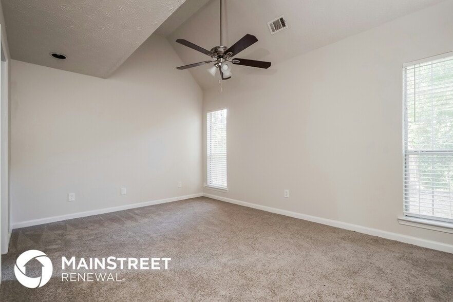 Building Photo - 242 Fairview Point