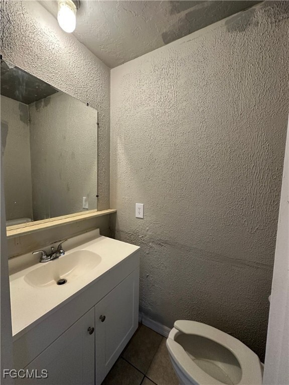 Building Photo - 2210 Cantor Ln