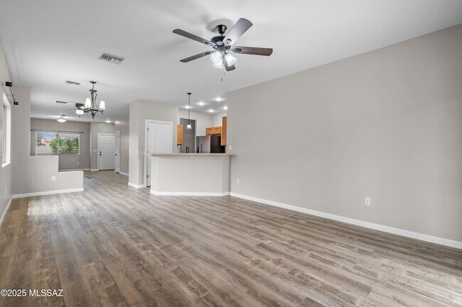 Building Photo - 12708 N Rodeo Land