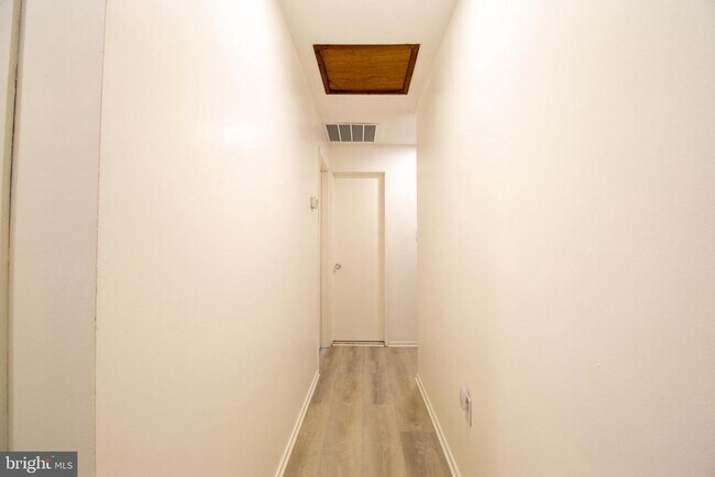 Building Photo - 6277 Occoquan Forest Dr