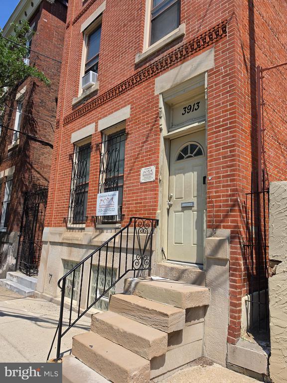 Building Photo - 3913 Baltimore Ave