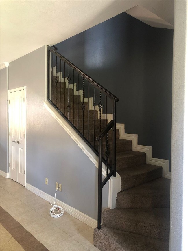 Building Photo - 1609 Saldana Ave