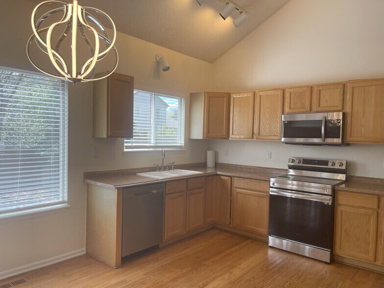 Building Photo - 9942 Sydney Ln