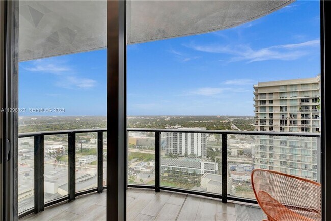 Building Photo - 121 NE 34th St