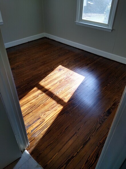 Building Photo - 1627 Browns Ave