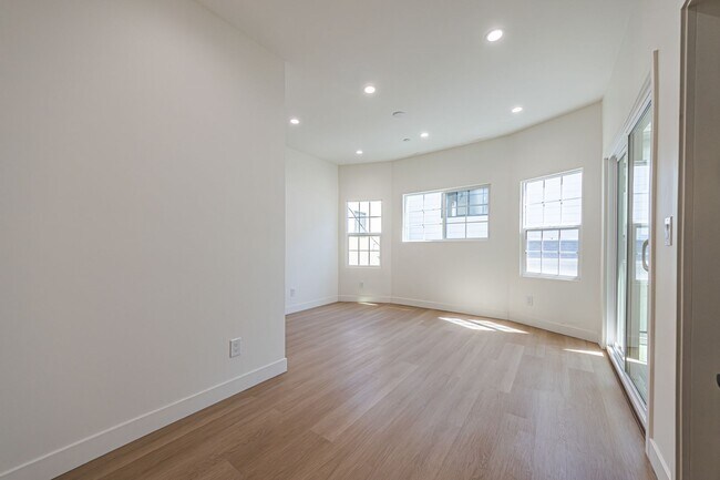 Building Photo - Now Offering Two Weeks Free – Upstairs 3-B...