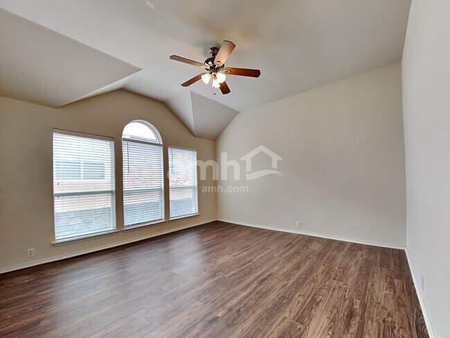 Building Photo - 1356 Napa Dr