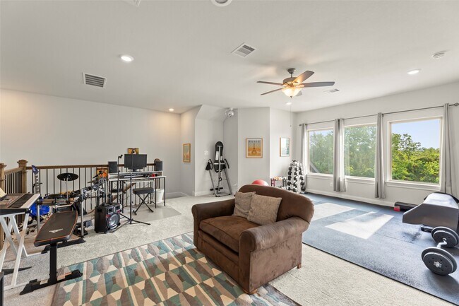 Building Photo - 1939 Shallow Canyon Ln