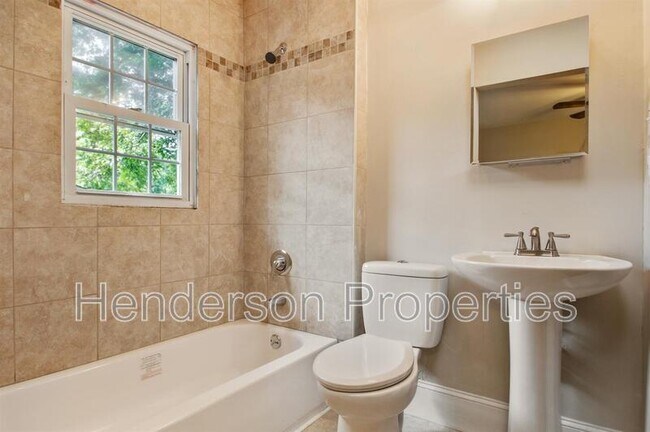 Building Photo - 217 Skyland Ave