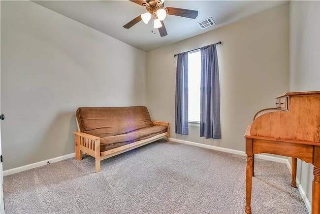 Building Photo - Stunning 4 Bed, 3 (Full) Bath in Norman