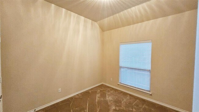 Building Photo - 1824 Woody Ln