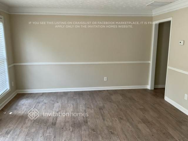 Building Photo - 6658 Point of Woods Dr