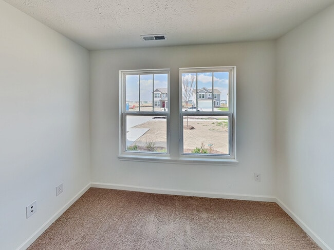 Building Photo - 2056 White Oak Ln