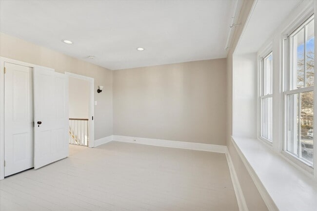 Building Photo - Stylish Phoenixville Rowhome with Exposed Brick, High Ceilings & Central Air