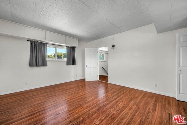 Building Photo - 7318 W 88th St