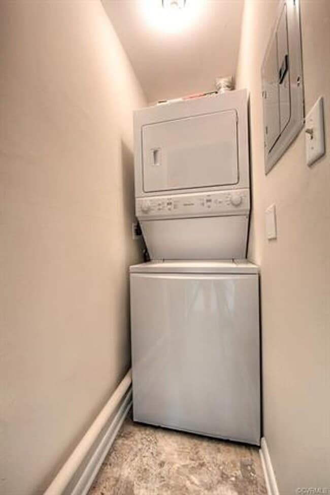 Building Photo - Spacious and Updated Home In Mechanicsville